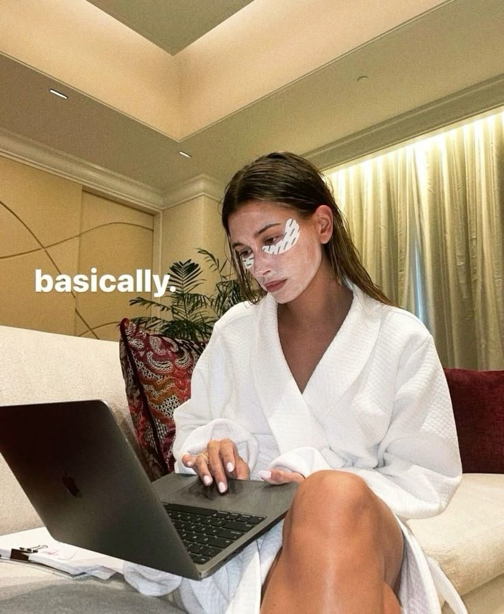 f6ddd0dd-cae2-4d70-b9cc-6b6f5c481b13 Inside Hailey Bieber’s Morning Routine (And How to Copy It)